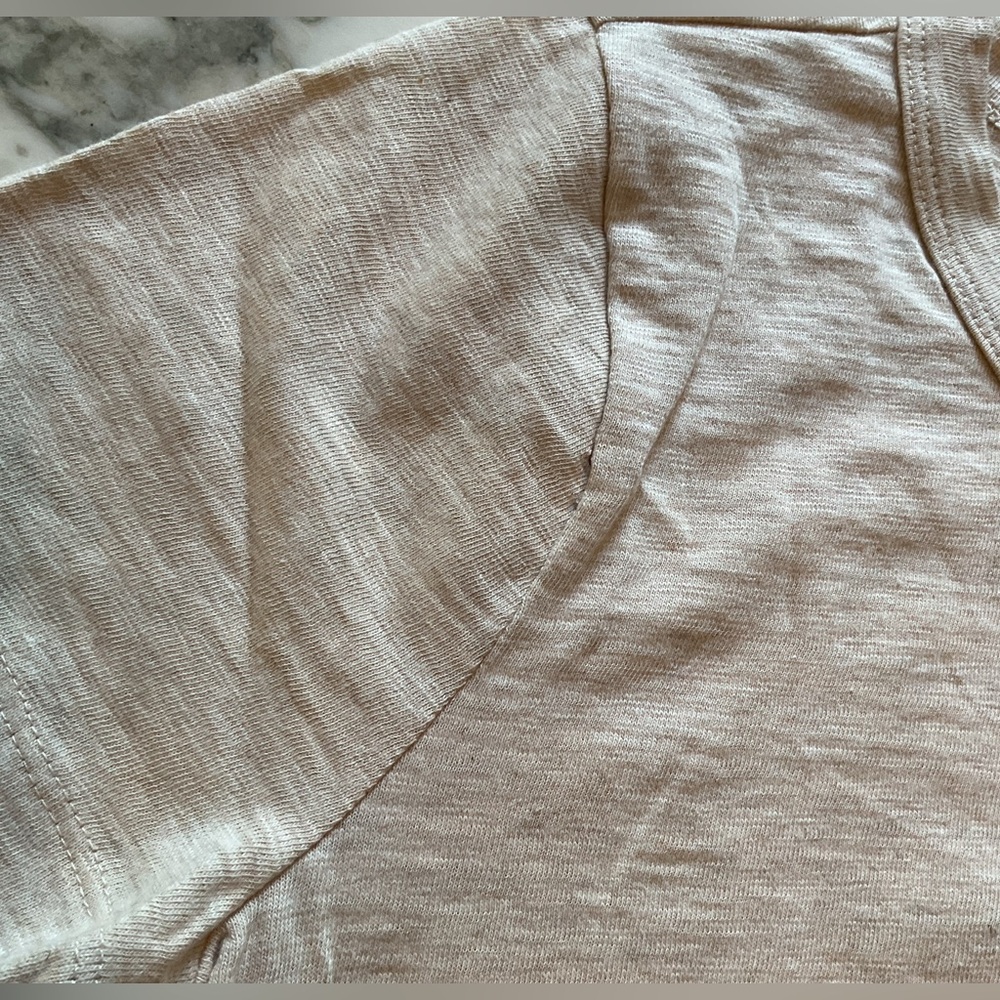NWT J.Crew Short Sleeve Girlfriend Tee Heather Cream Sz S Small Hole Sleeve Seam - Picture 4 of 6
